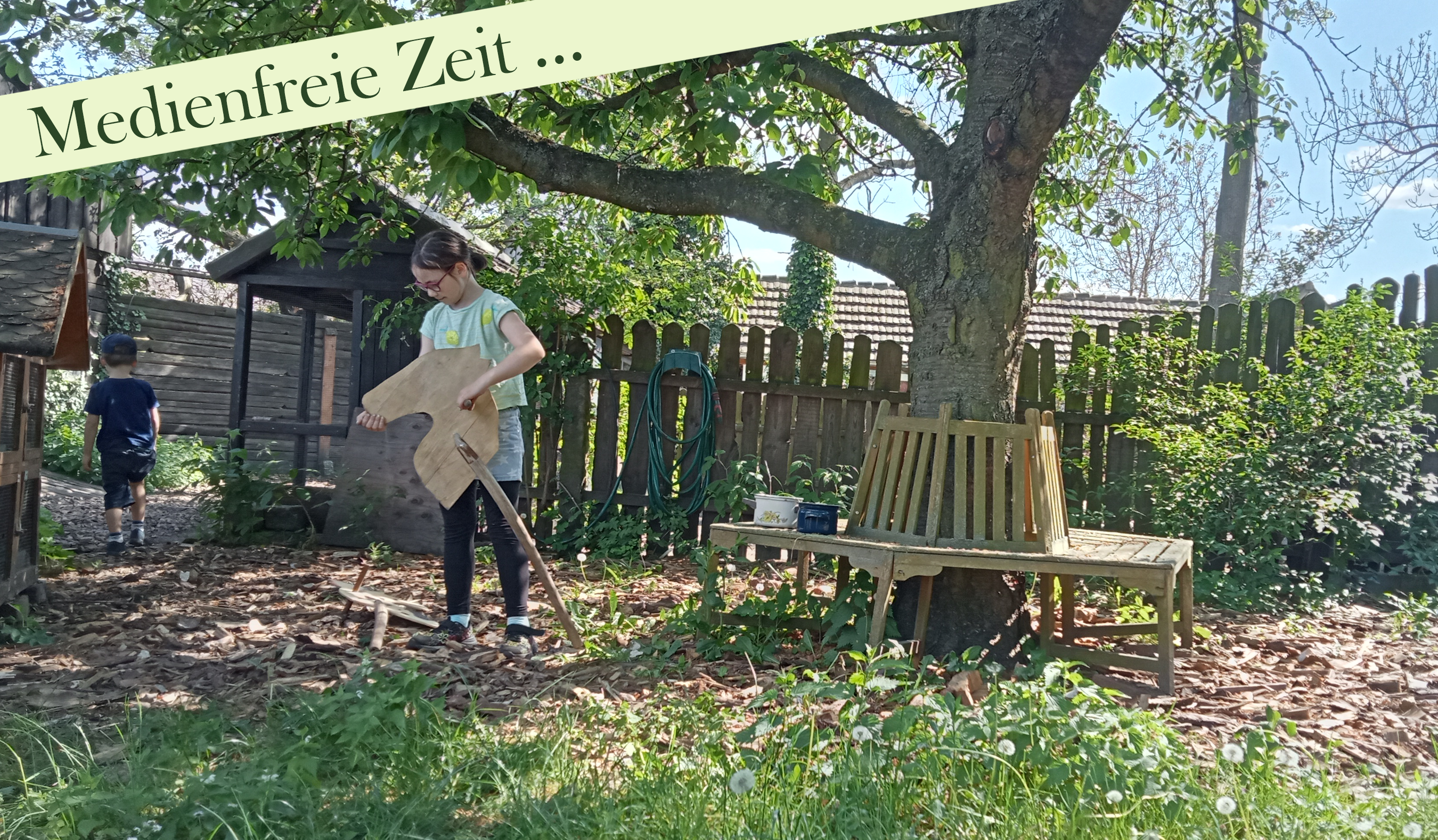 Medienfreie Zeit - Kidner spielen draußen
